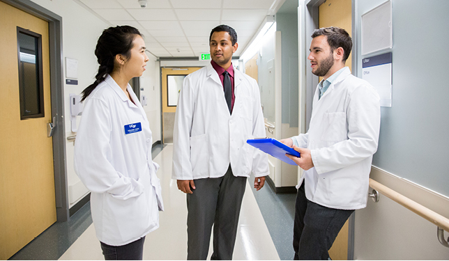 UCSF students collaborating